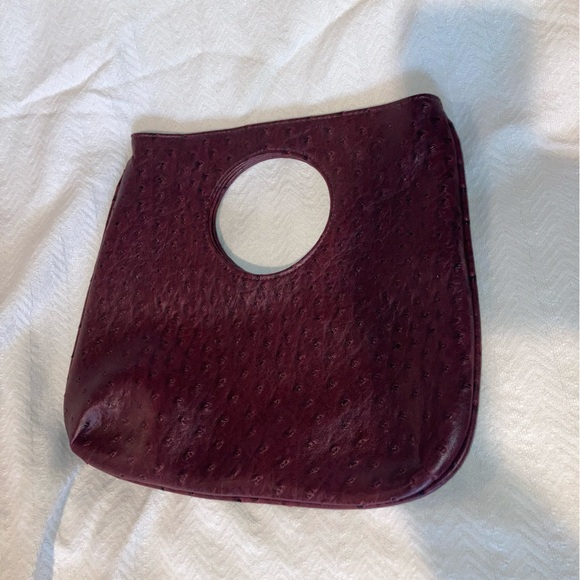 Unique Giannini Clutch with Magnetic closure; Maroon Ostrich - Picture 4 of 6
